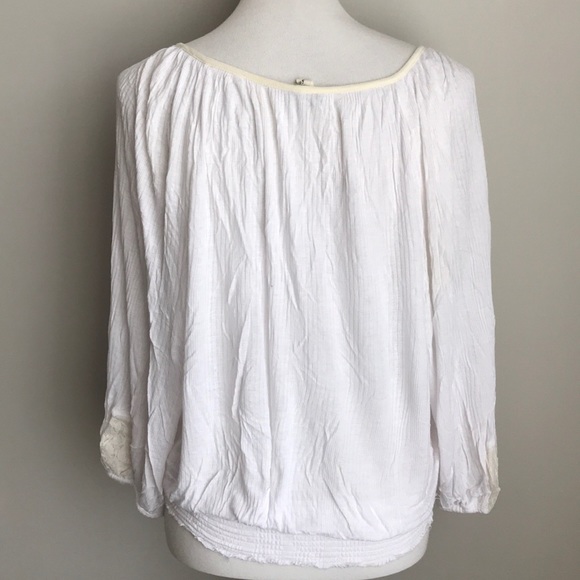 -Free People- White top! Lace an sequence detail! - Picture 4 of 8